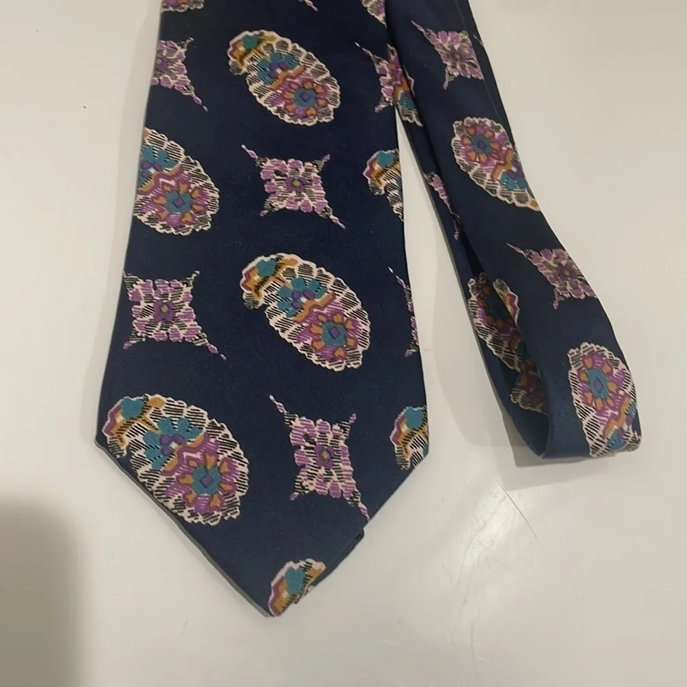 Yves Saint Laurent Navy With Colorful Medallions 100% Silk Tie—Excellent Cond!